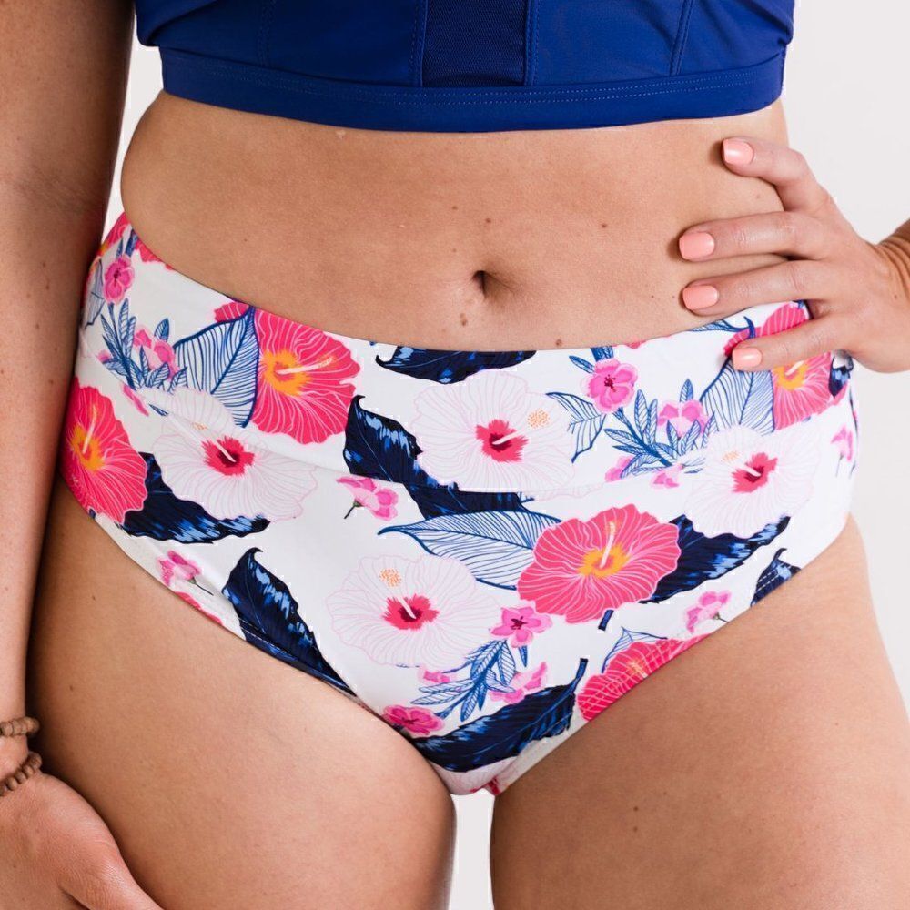 NWT Small Mid Rise Full Coverage Bikini Swim Bottom Wild Flower